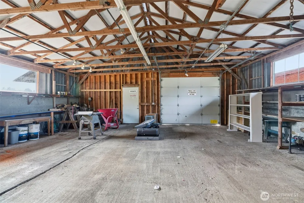957 W State Route 4 Cathlamet, WA 98612