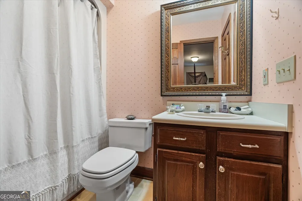 533 Rock Mills RD Roanoke, AL 36274