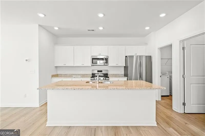 1588 Haypatch LN Loganville, GA 30052