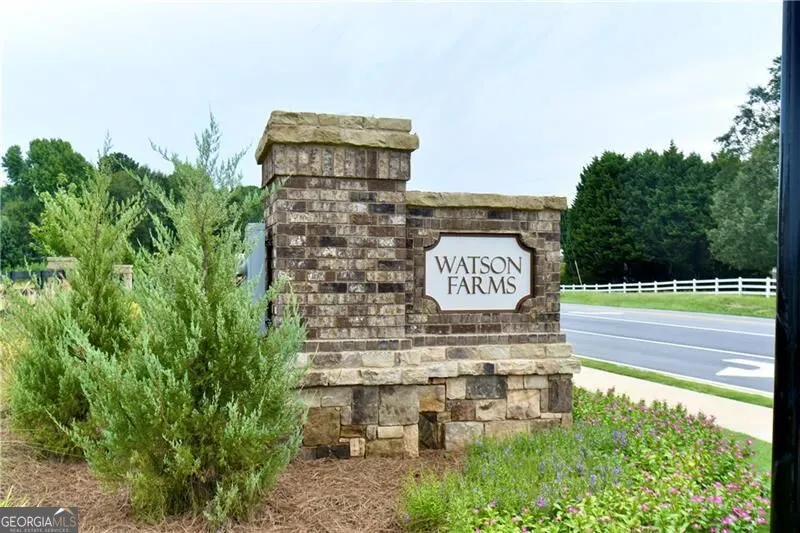 1588 Haypatch LN Loganville, GA 30052