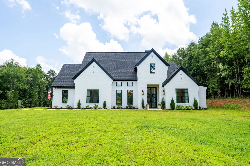 860 W Ridgeway RD Maysville, GA 30558
