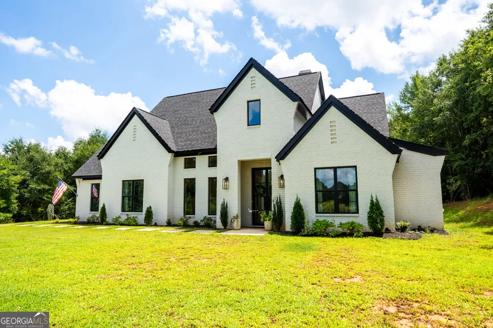 860 W Ridgeway RD Maysville, GA 30558