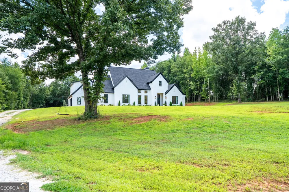 860 W Ridgeway RD Maysville, GA 30558