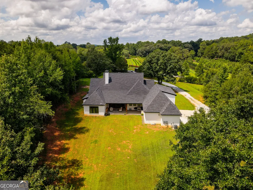 860 W Ridgeway RD Maysville, GA 30558