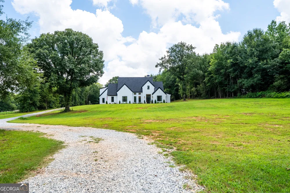 860 W Ridgeway RD Maysville, GA 30558