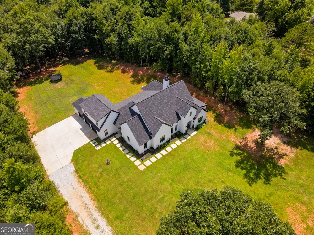 860 W Ridgeway RD Maysville, GA 30558