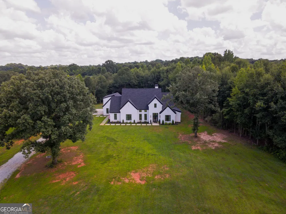 860 W Ridgeway RD Maysville, GA 30558