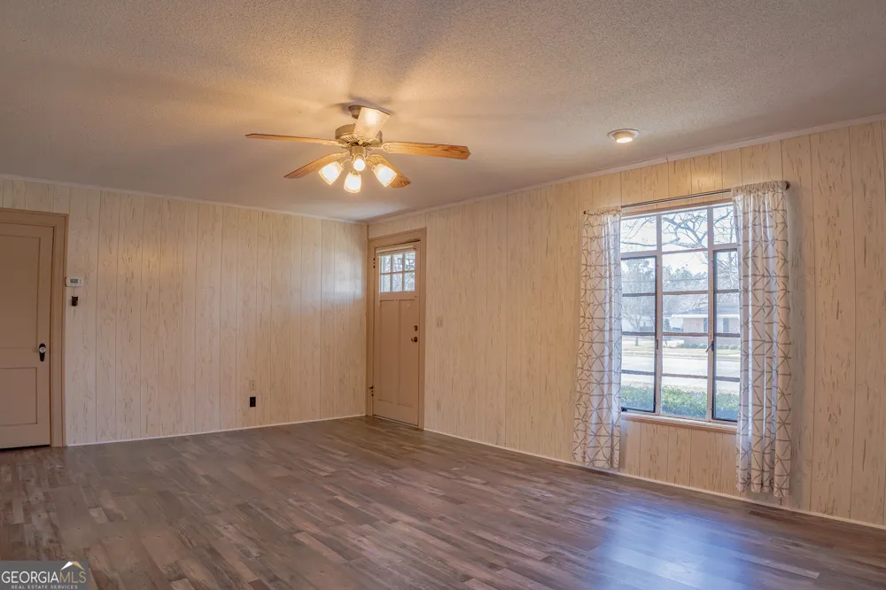 1615 Brunel ST Waycross, GA 31501