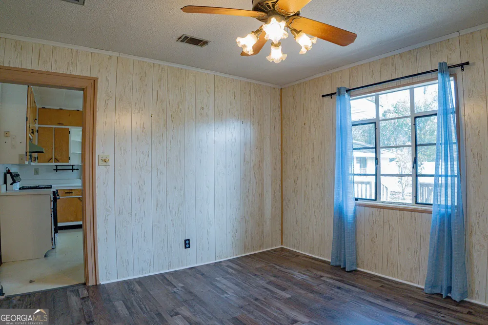 1615 Brunel ST Waycross, GA 31501