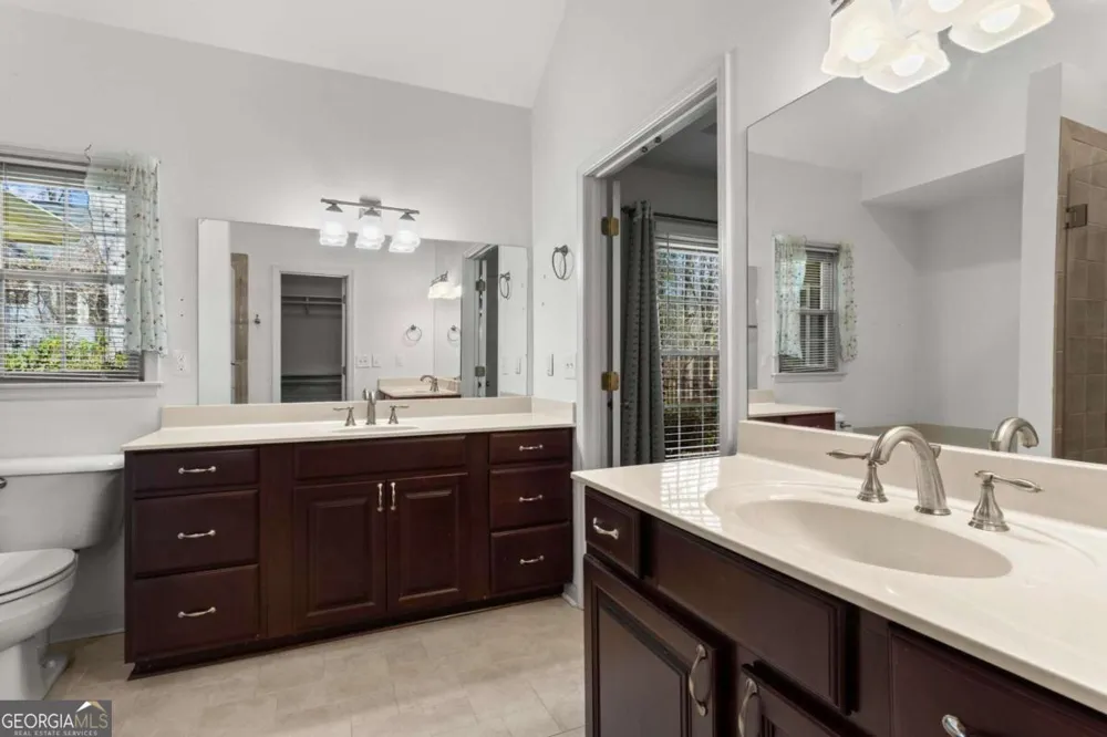 146 Lakeside DR NW Kennesaw, GA 30144