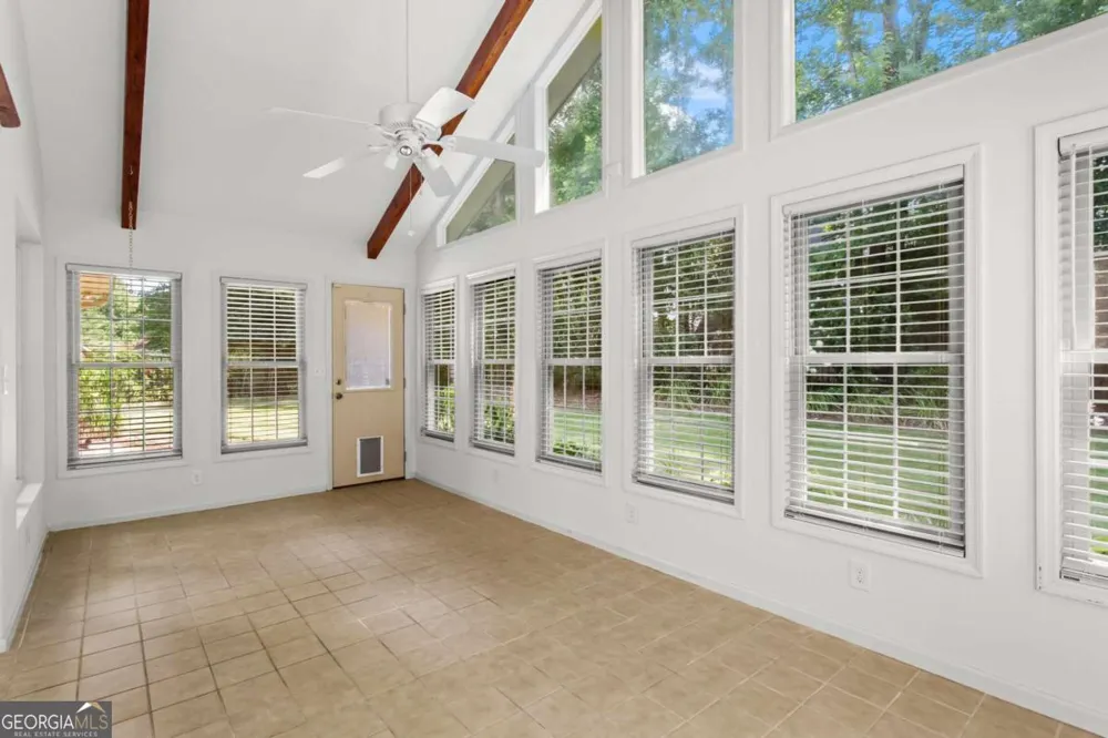 146 Lakeside DR NW Kennesaw, GA 30144