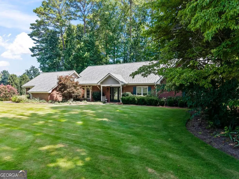 146 Lakeside DR NW Kennesaw, GA 30144