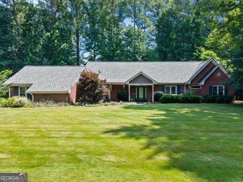 146 Lakeside DR NW