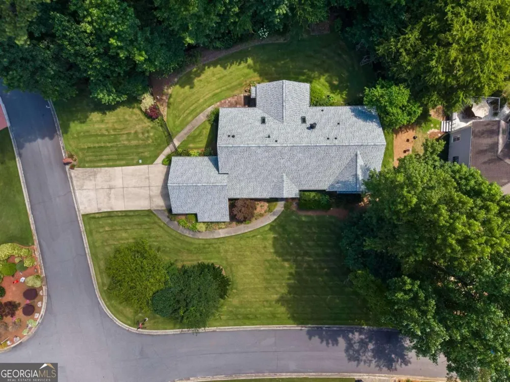 146 Lakeside DR NW Kennesaw, GA 30144