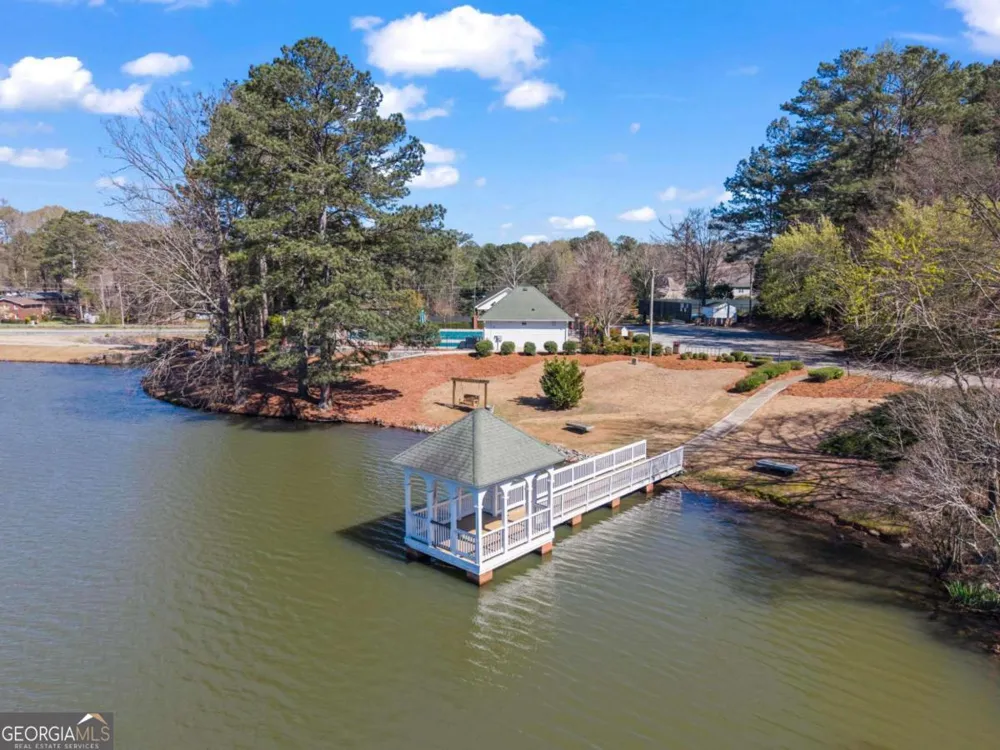 146 Lakeside DR NW Kennesaw, GA 30144