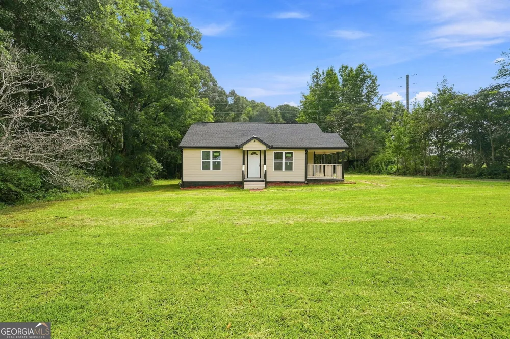 1061 Highway 3 N Hampton, GA 30228