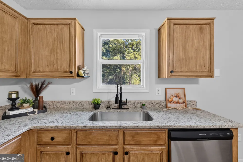 1300 Hill ST Comer, GA 30629
