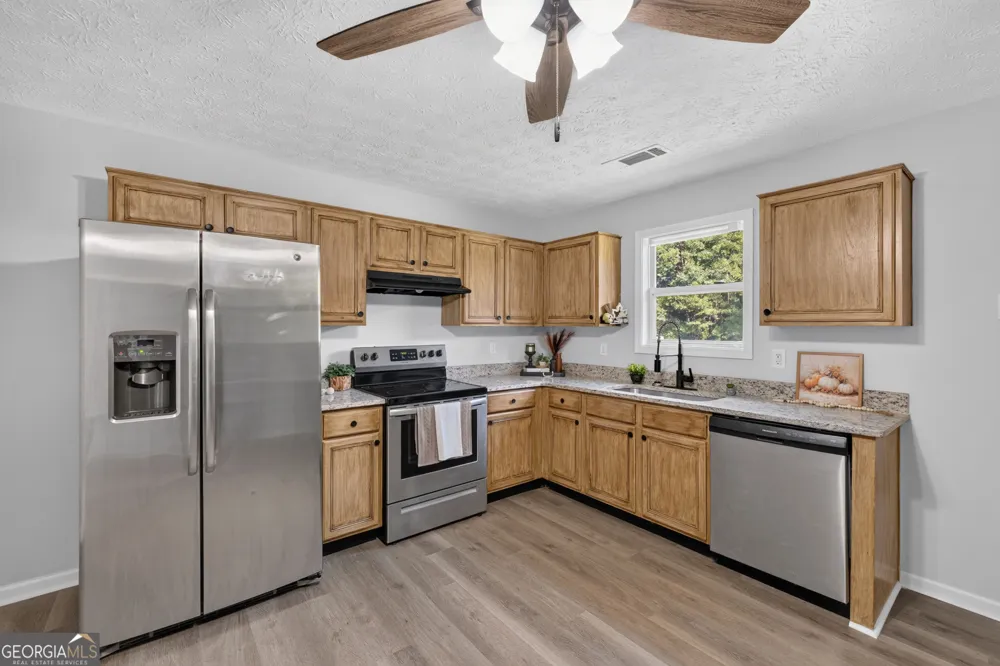 1300 Hill ST Comer, GA 30629