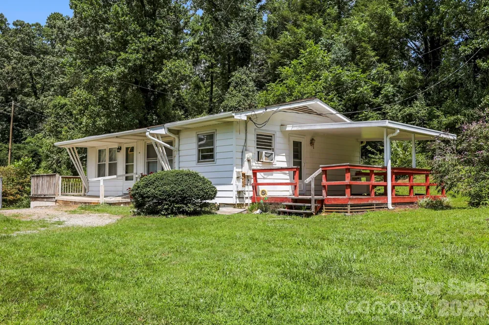 27 McGee Circle Fairview, NC 28730