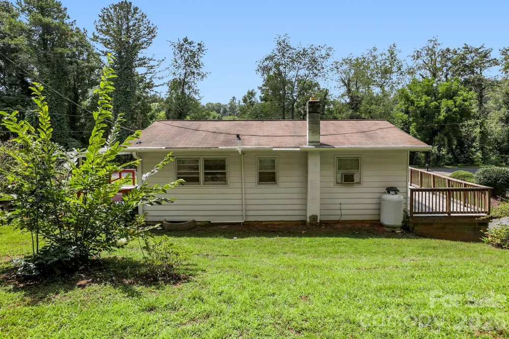 27 McGee Circle Fairview, NC 28730