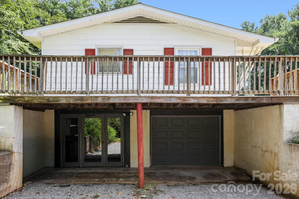 27 McGee Circle Fairview, NC 28730