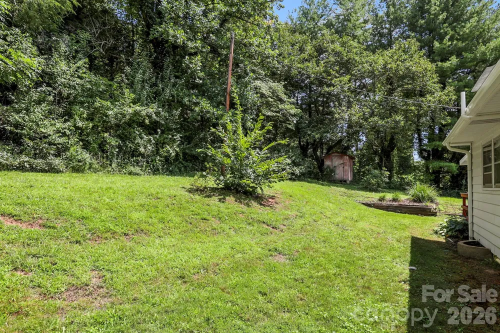 27 McGee Circle Fairview, NC 28730