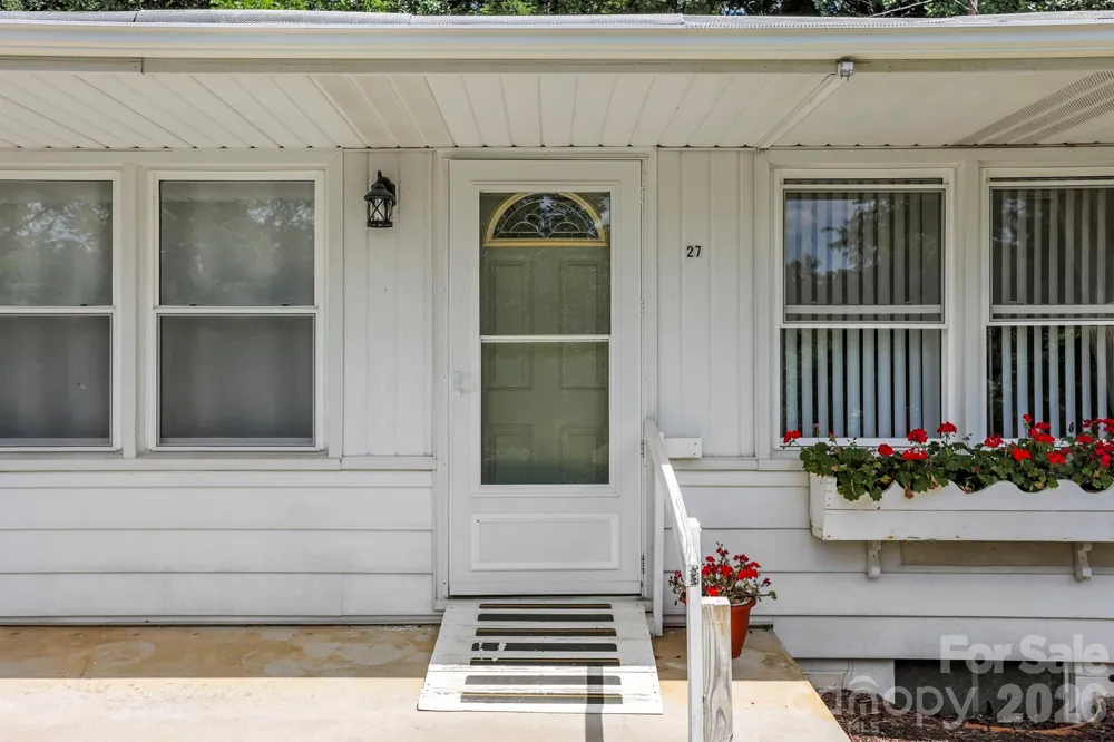 27 McGee Circle Fairview, NC 28730