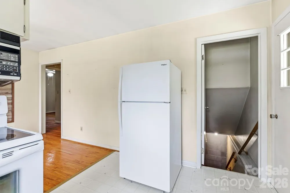 27 McGee Circle Fairview, NC 28730