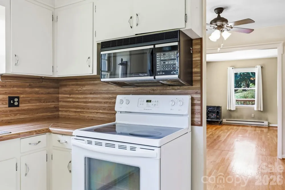 27 McGee Circle Fairview, NC 28730