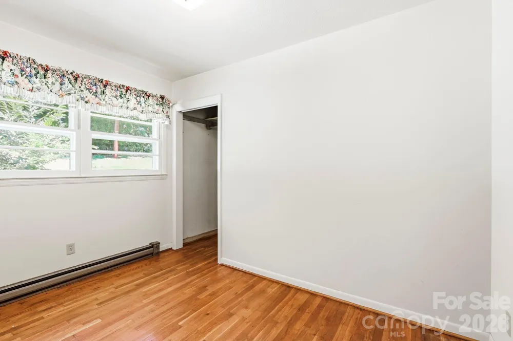 27 McGee Circle Fairview, NC 28730