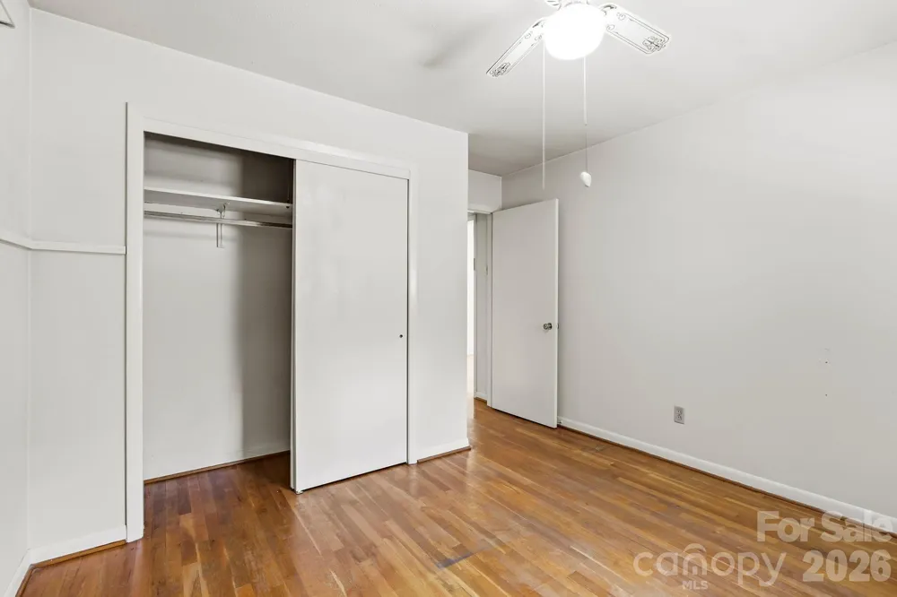 27 McGee Circle Fairview, NC 28730