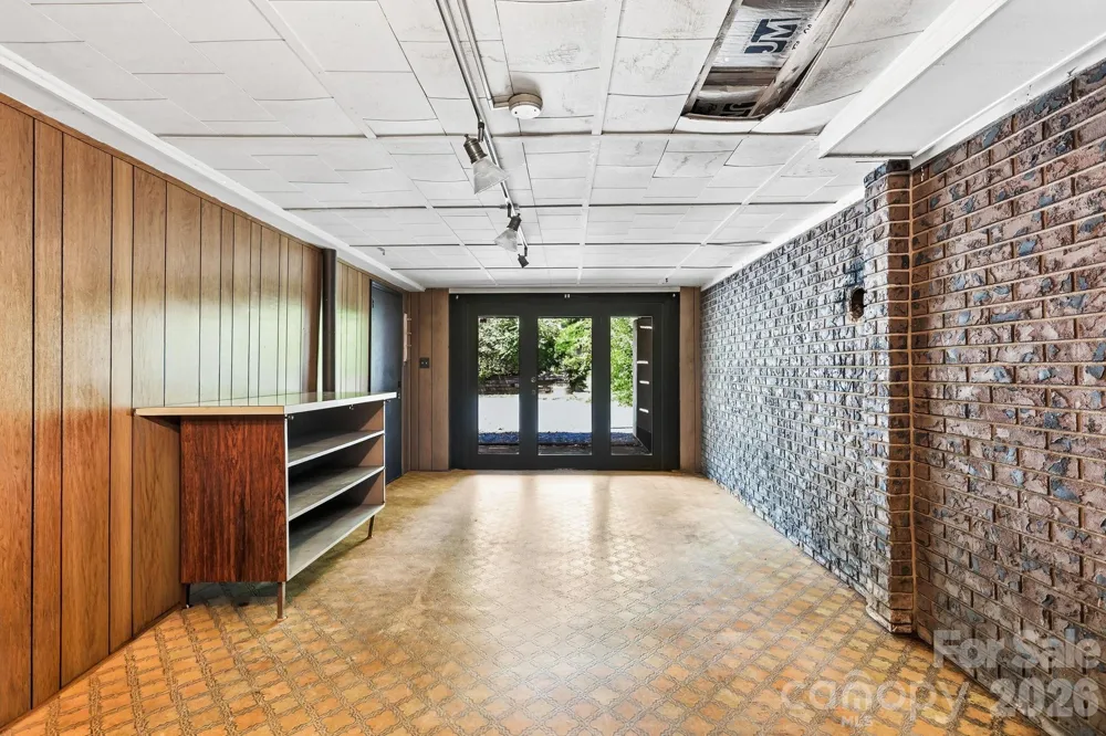 27 McGee Circle Fairview, NC 28730