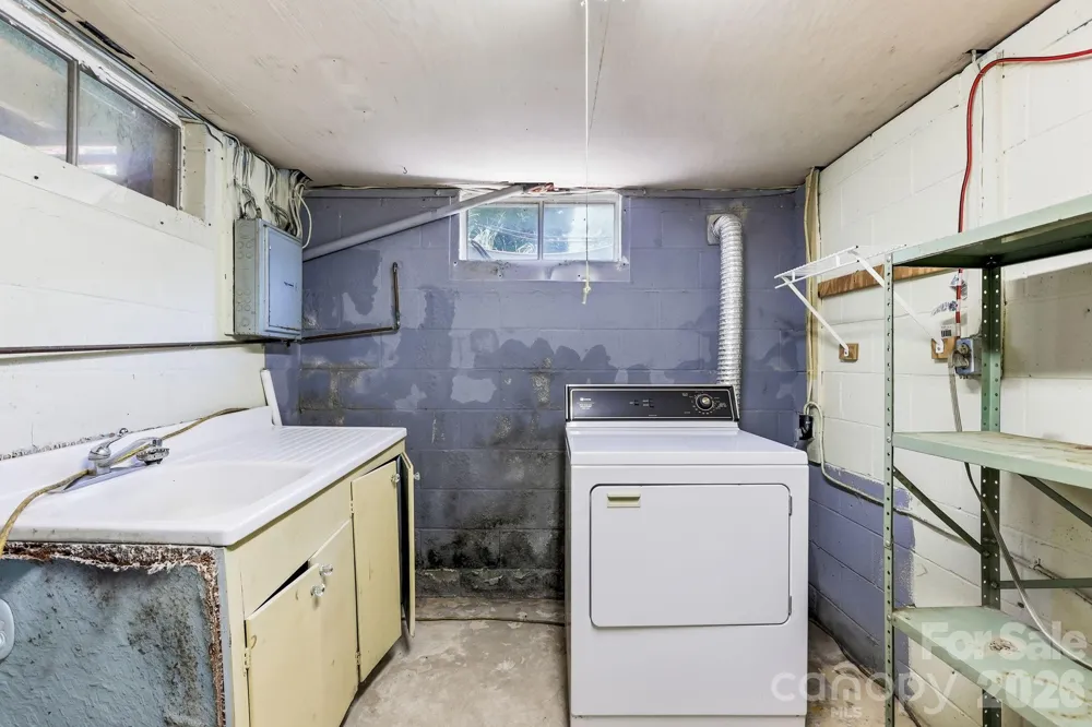 27 McGee Circle Fairview, NC 28730