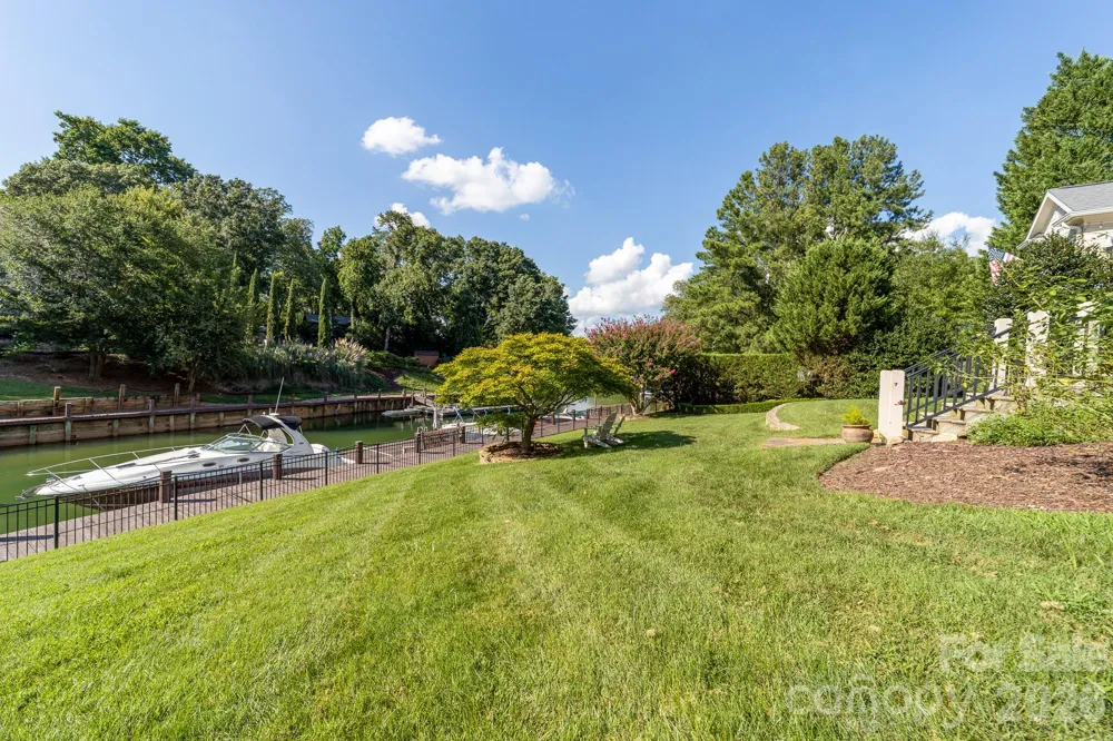 21300 Blakely Shores Drive Cornelius, NC 28031