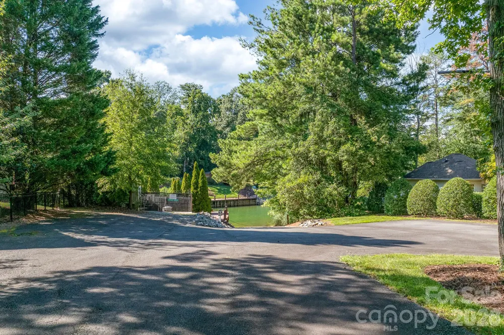 21300 Blakely Shores Drive Cornelius, NC 28031