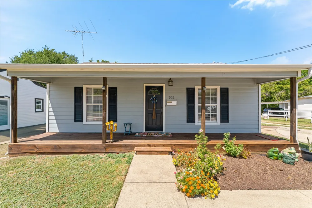 705 Washington Street Farmersville, TX 75442
