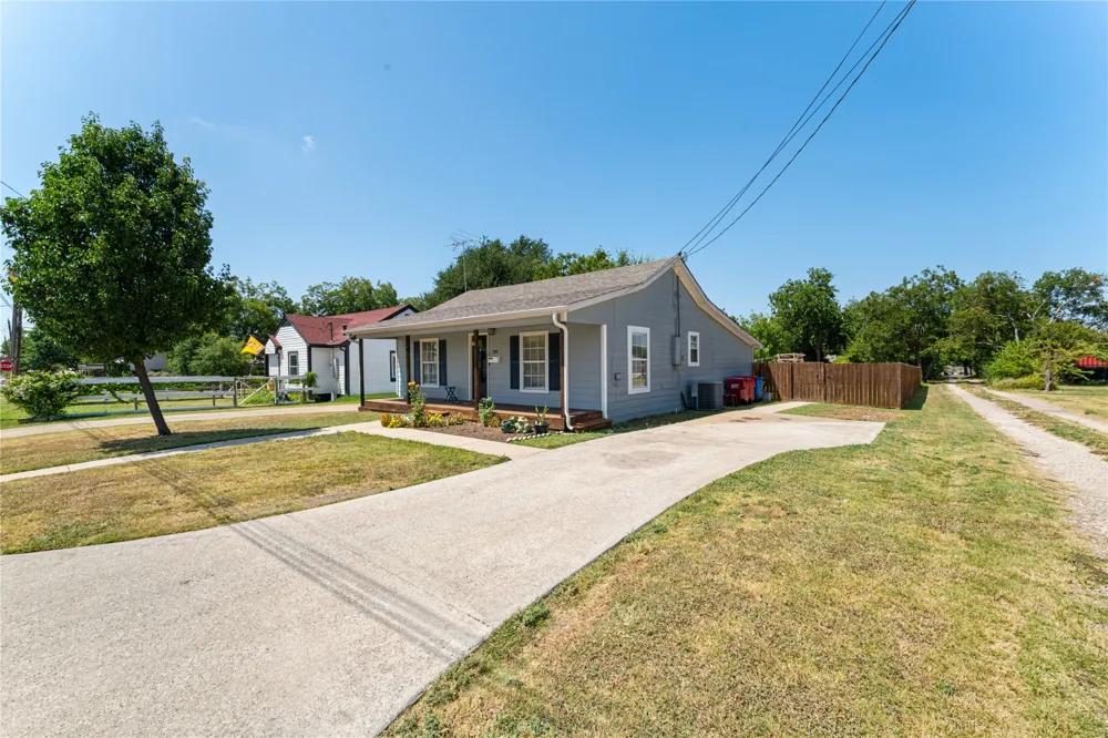 705 Washington Street Farmersville, TX 75442