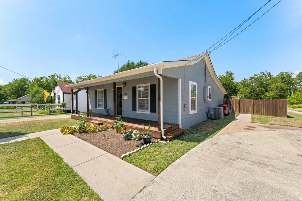 705 Washington Street Farmersville, TX 75442