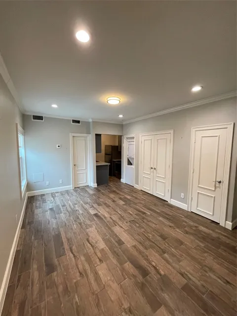 3101 Commerce Street #201