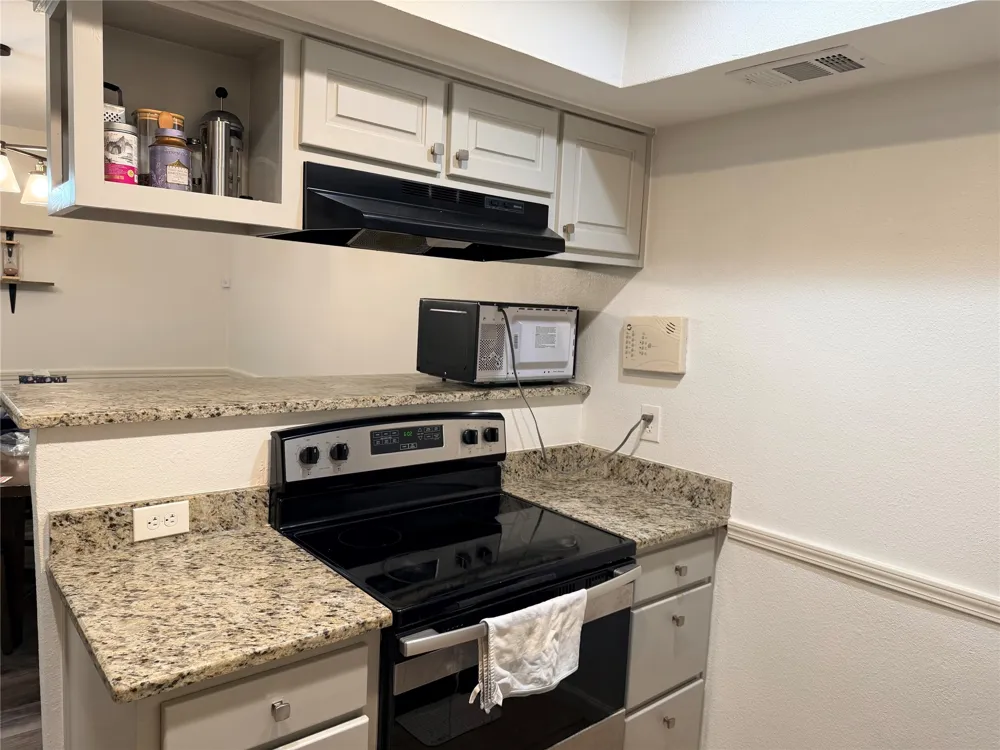 2010 Via Corona Carrollton, TX 75006