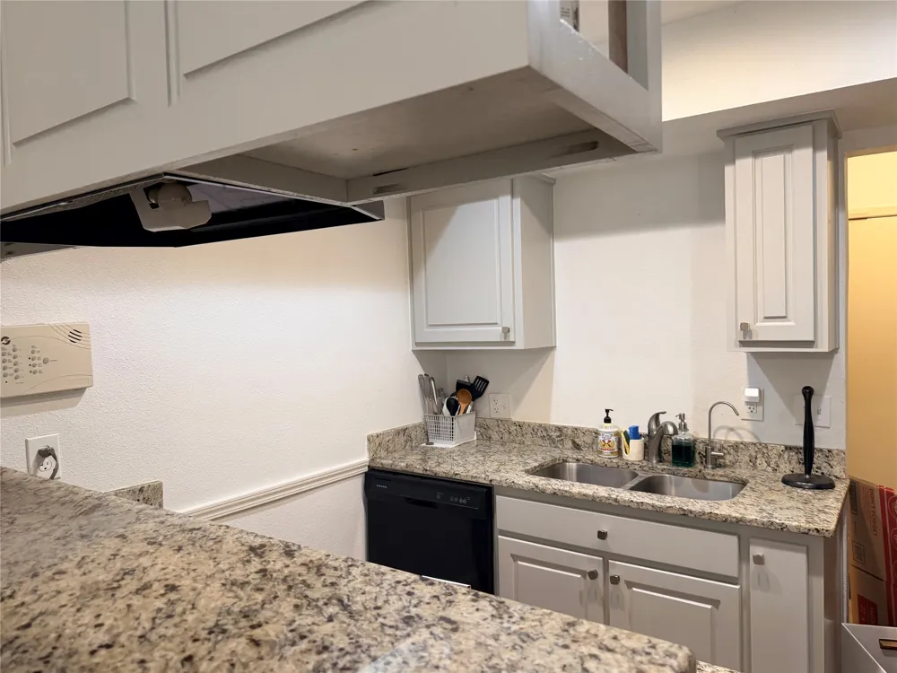2010 Via Corona Carrollton, TX 75006