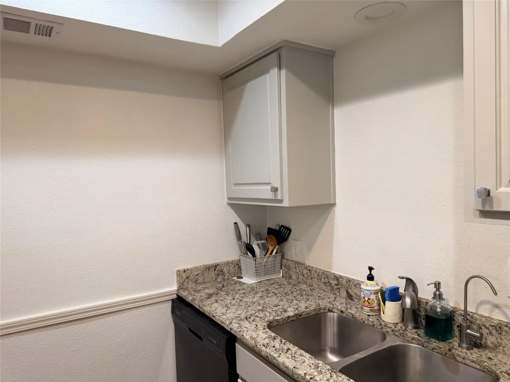 2010 Via Corona Carrollton, TX 75006