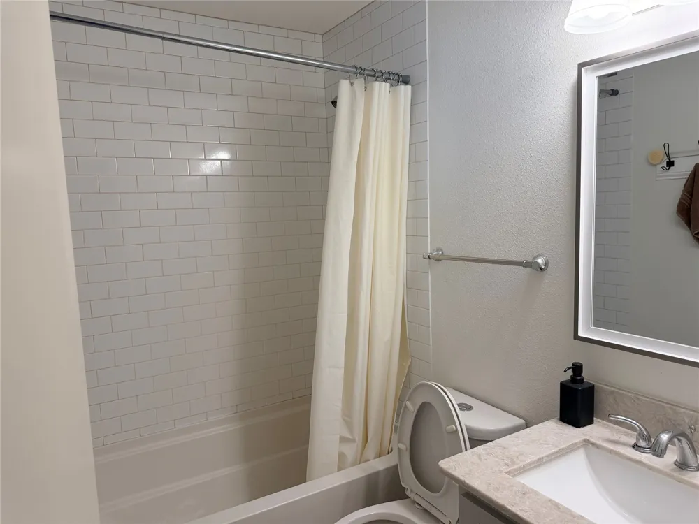 2010 Via Corona Carrollton, TX 75006