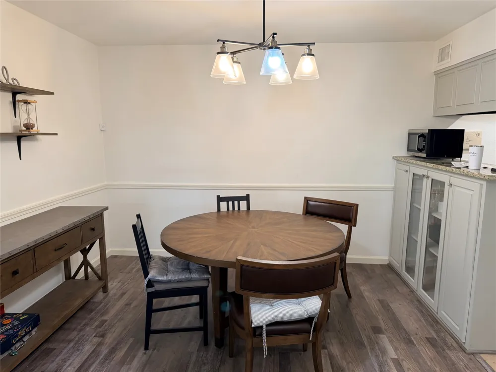 2010 Via Corona Carrollton, TX 75006