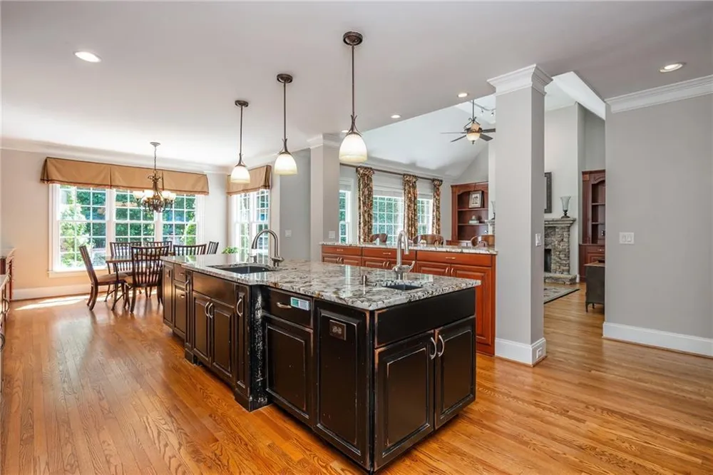 370 Majestic Cove Milton, GA 30004