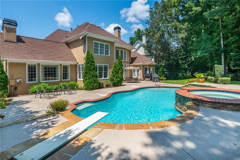 370 Majestic Cove Milton, GA 30004