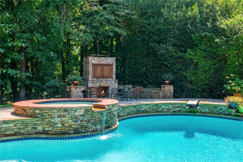 370 Majestic Cove Milton, GA 30004