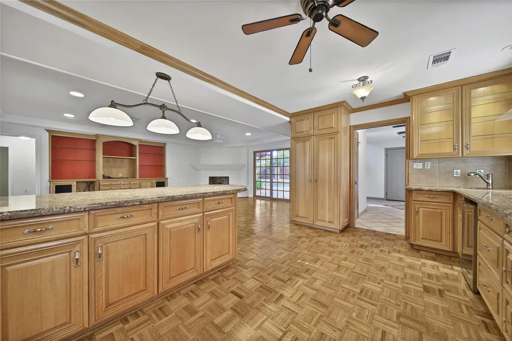 1147 Thornton Road Houston, TX 77018