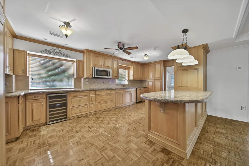 1147 Thornton Road Houston, TX 77018