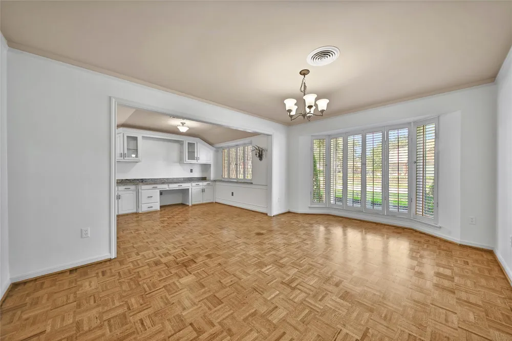 1147 Thornton Road Houston, TX 77018
